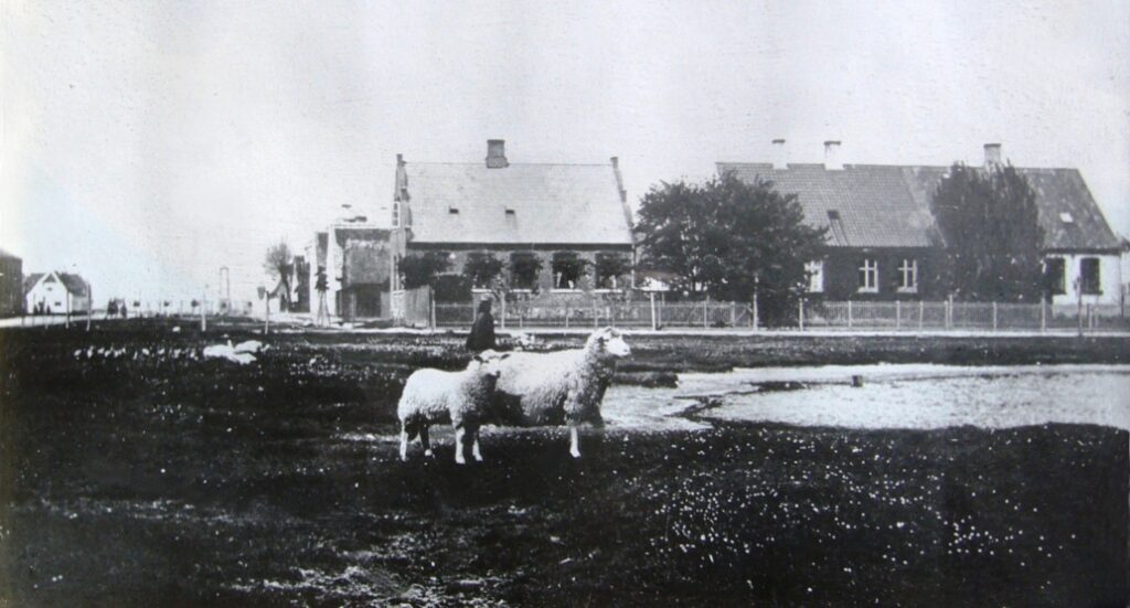 Et hus ved Dragr By. Del 1 - Dines Bog