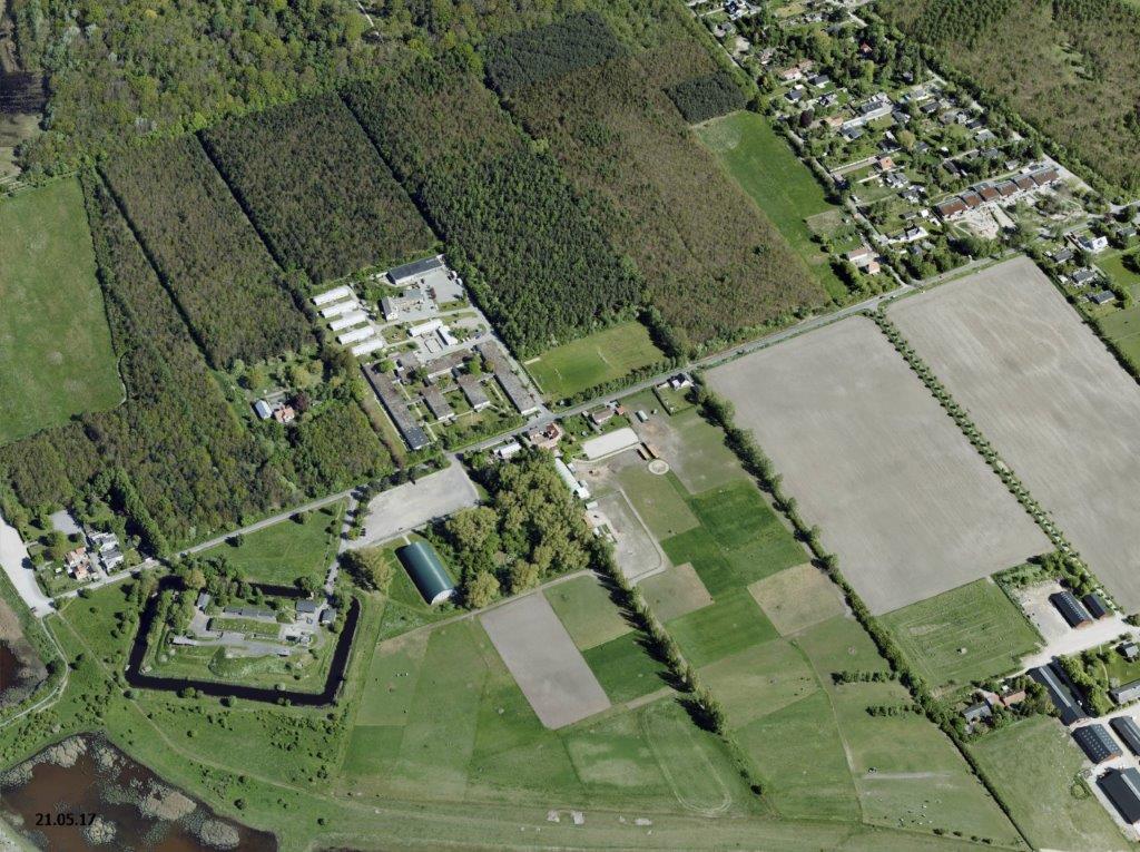 Kongelundslejren: Hvad skal der ske? - Dines Bogø